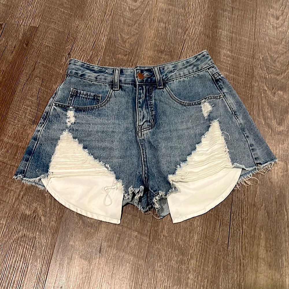 Distressed - High Wastes - Low Pocket Jean Shorts - Small - Medium Wash